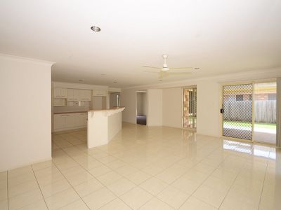 12 Lakeridge Drive, Dundowran
