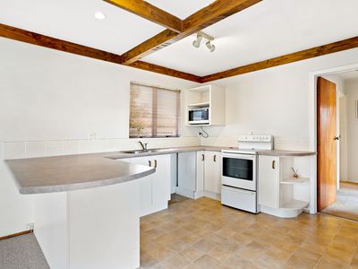 2 / 2 Garelja Road, Henderson