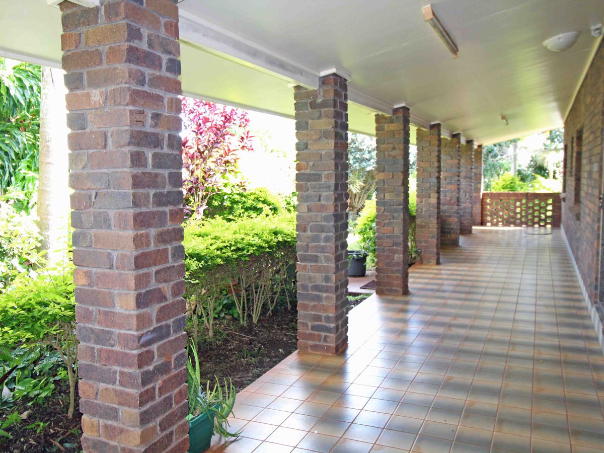 24 Rita Circuit, Atherton