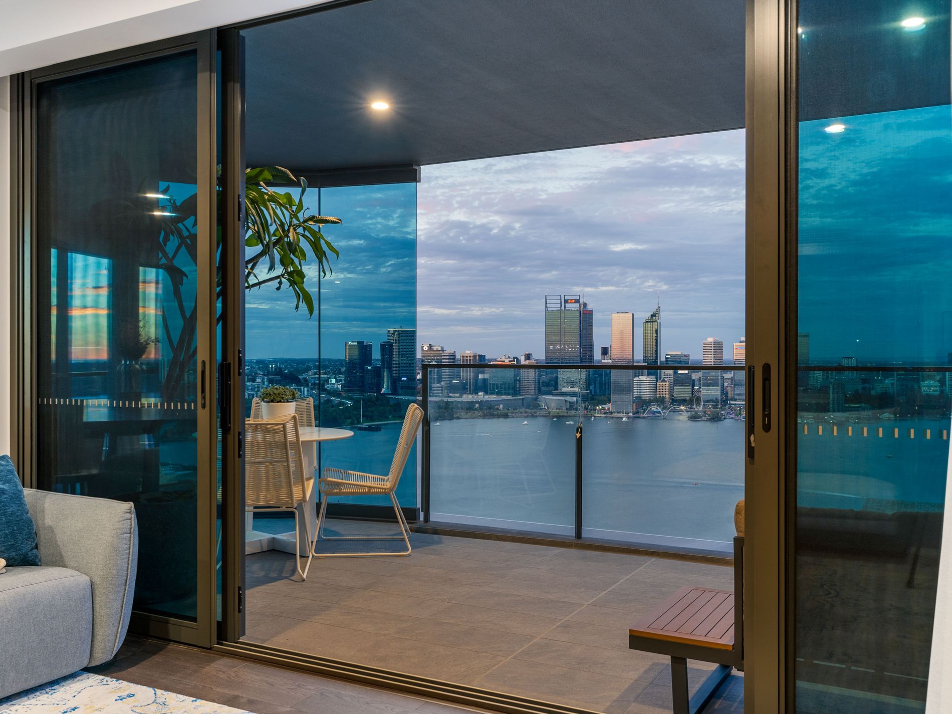 3303 / 99 Mill Point Road, South Perth