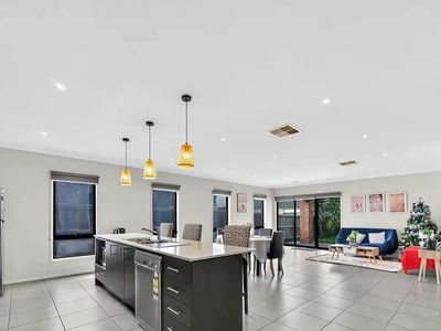 156 Inverell Parkway, Tarneit