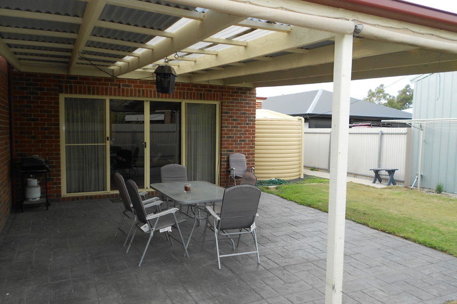 1 Hughes Street, Horsham