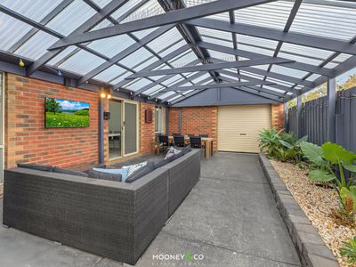 21 Hamilton Drive, Cranbourne North