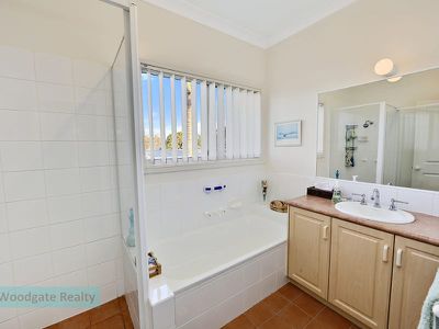 55 Mackerel St, Woodgate
