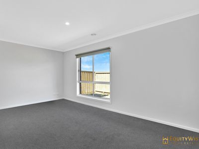 8 Greenmont Road, Wyndham Vale