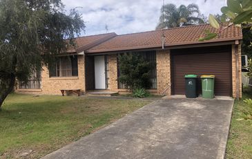1 Helmar Close, Blue Haven