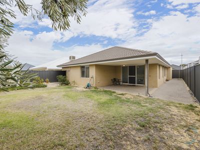 68 Leschenault Loop, Banksia Grove