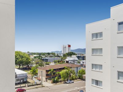 52 / 45 Gregory Street, North Ward