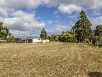 8251 Channel Highway, Cradoc