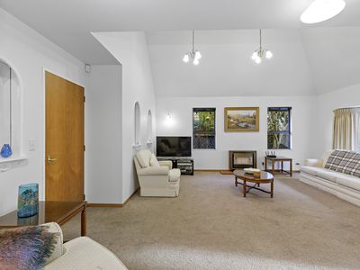 1 / 406 Fergusson Drive, Heretaunga