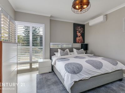 25 Pantheon Avenue, North Coogee