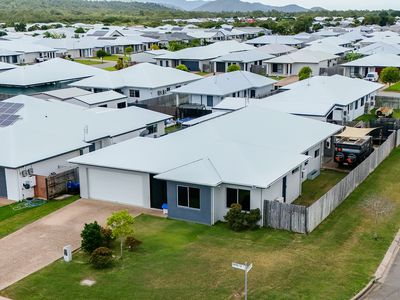 2 Barklya Street, Mount Low