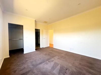 7 Razorbill Terrace, Werribee