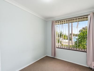 27 McKellar Boulevard, Blue Haven