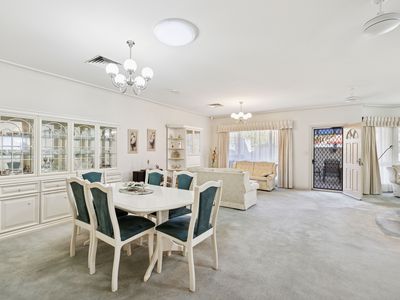 16 Amber Woods Drive, Glenside