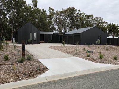 27 Armstrong Drive, Barham