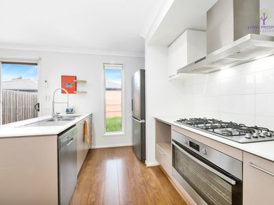 14 Amboy Walk, Point Cook