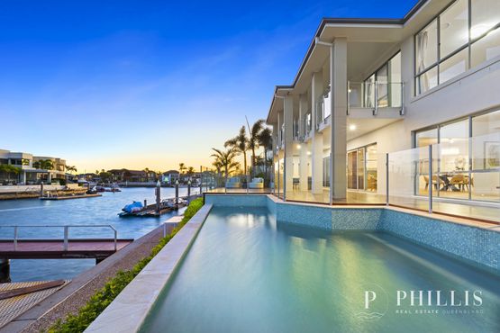 48 King Charles Drive, Sovereign Islands