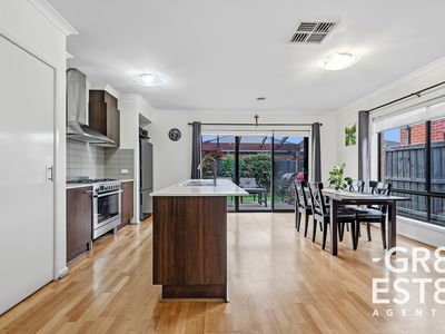 30 Ranfurlie Boulevard, Cranbourne West