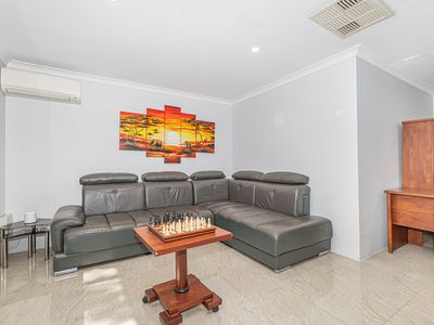 15 Frampton Crescent, Canning Vale