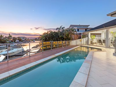 2 Ferrymans Court, Helensvale