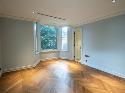 2 / 147 Darling Point Road, Darling Point