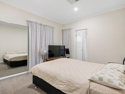 29 Gatacre Drive, Somerville