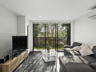 1 / 8 Wakefield Street, Alderley