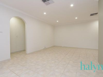 2 / 34 Henley Street, Como