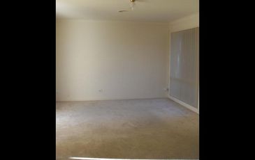 2 / 1 Cambridge Court, Cranbourne