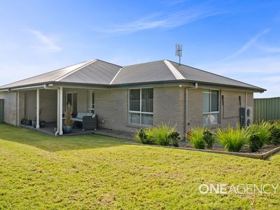2 Adele Close, Nowra