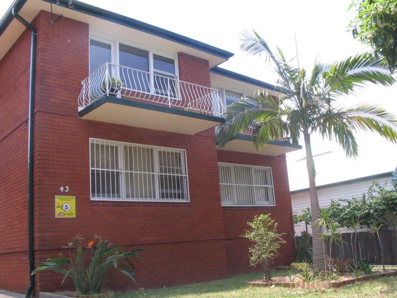 2 / 43 Claremont, Campsie