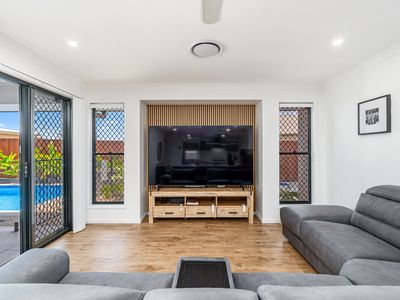 22 Coolamon Court , Urraween