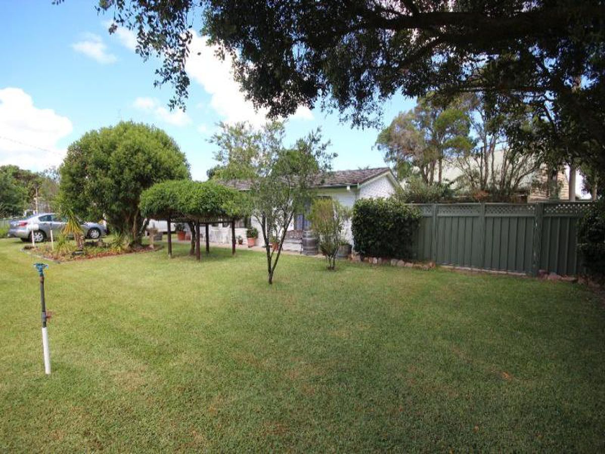 4 Pershing Pl, Tanilba Bay, Tanilba Bay - Thumbnail 2