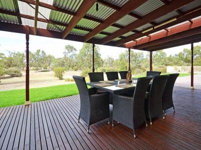 135 Barnes Boulevard, Horsham