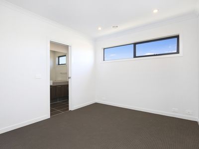 2 Nostrand Walk, Point Cook