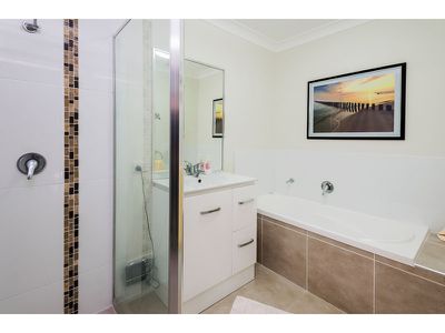 1 / 15 Faraday Cres, Pacific Pines