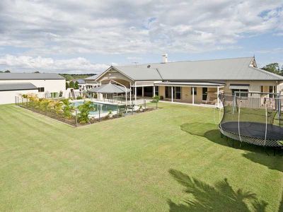 14 President Circuit, Karalee