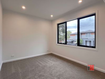 8A Norma Court, Avondale Heights