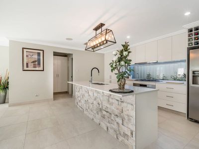 18 Minstrell Way , Madora Bay