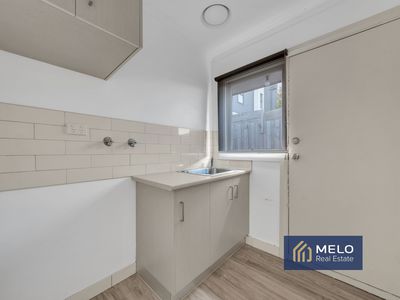 4 / 3 Hatfield Court, West Footscray