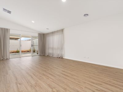 19 Both Street, Leneva