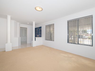 40 Delphine Ave, Dianella