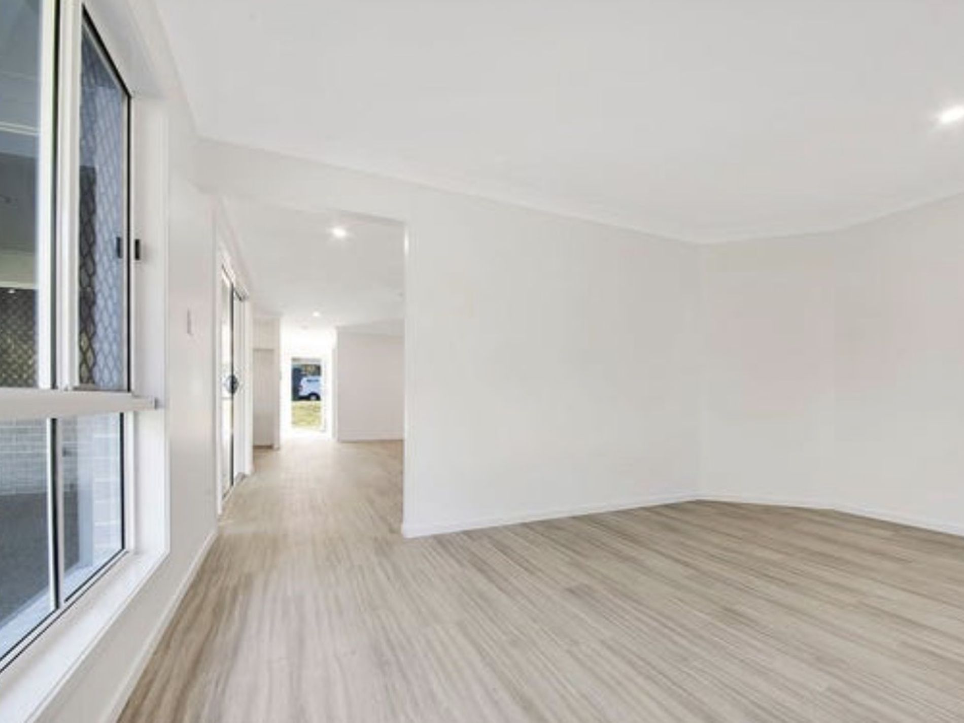 39 LAKESIDE DRIVE, Taroomball