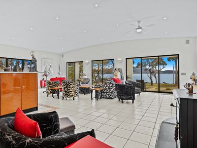 5140 Channel Highway, Gordon