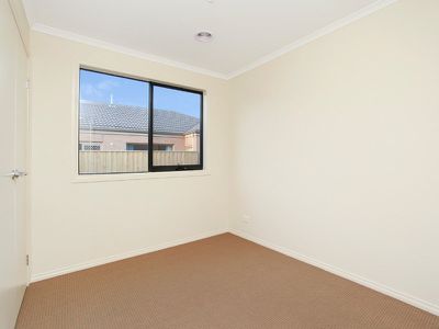 20 Valencia Circuit, Cranbourne