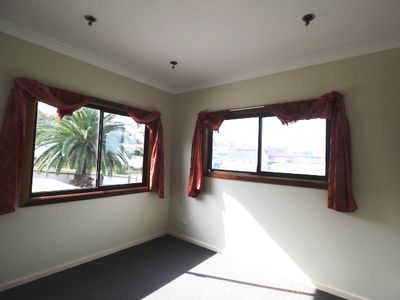31 Lake Heights Road, Lake Heights