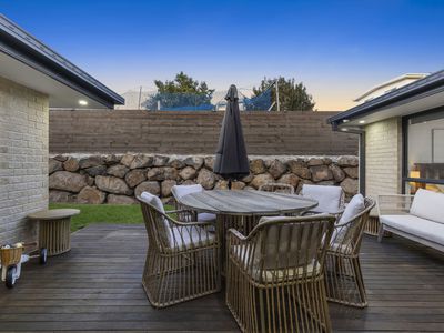 5 Eggleton Place, Wakerley