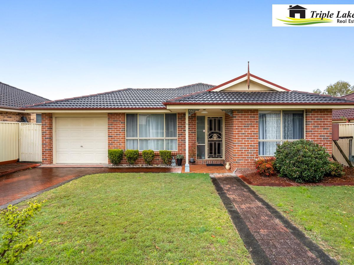 10 Karingal Place, Blue Haven