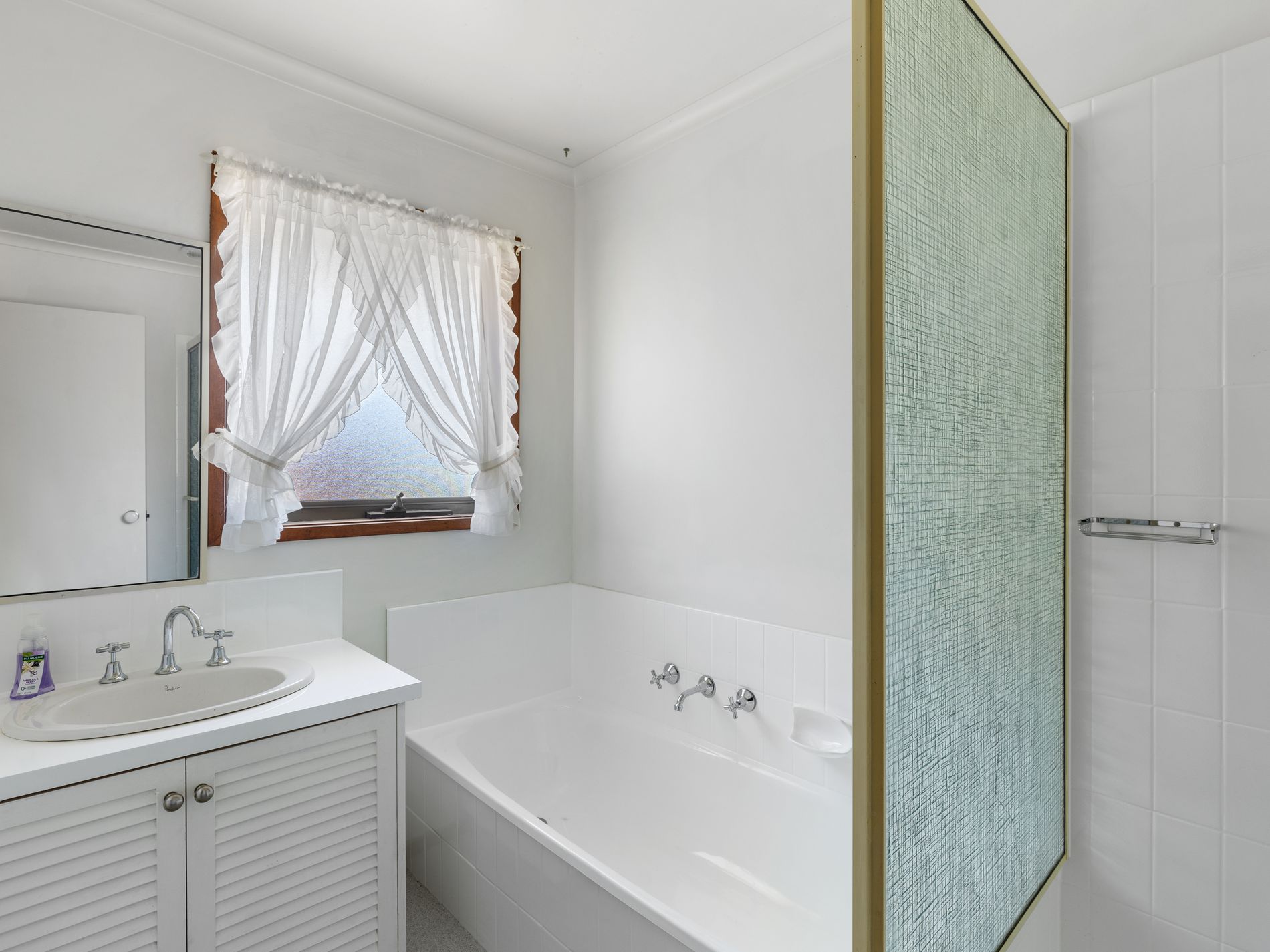 12 HANLEY CRESCENT, Seymour